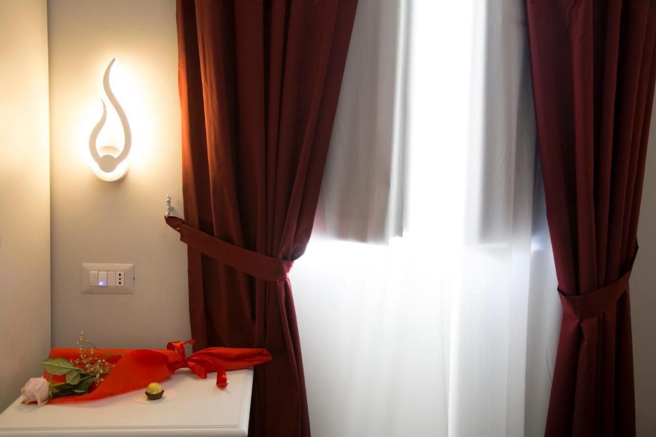 Il Teatro B&B Маріна-ді-Джойоза-Йоніка Екстер'єр фото